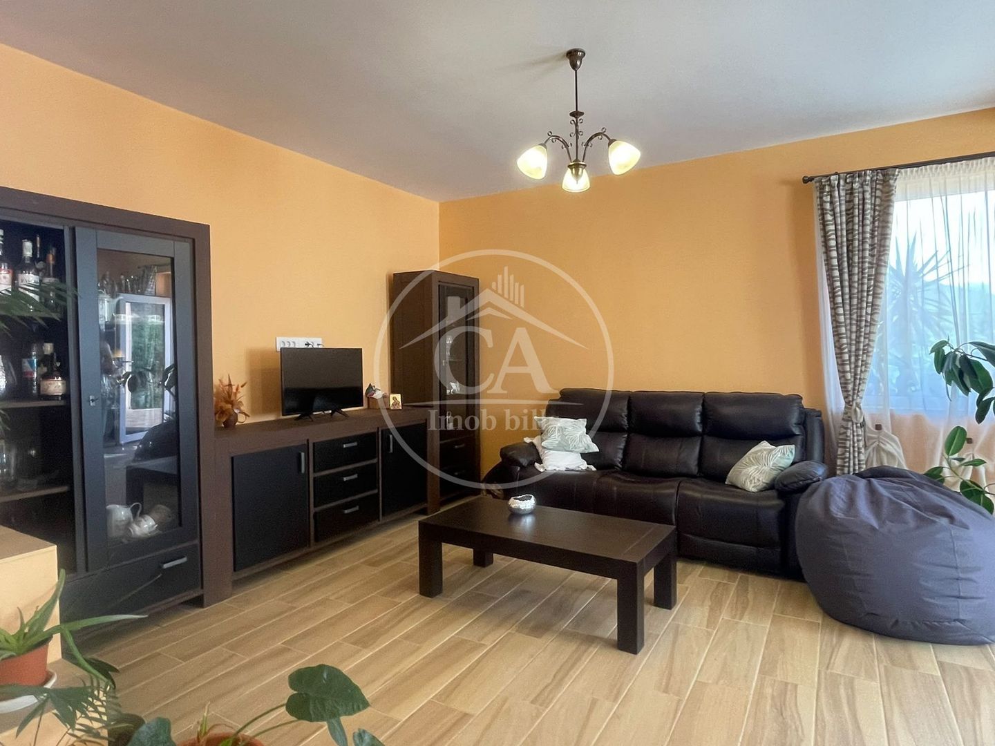 Casa de vanzare cu 4 camere in Oșorhei, Bihor - Poză 2
