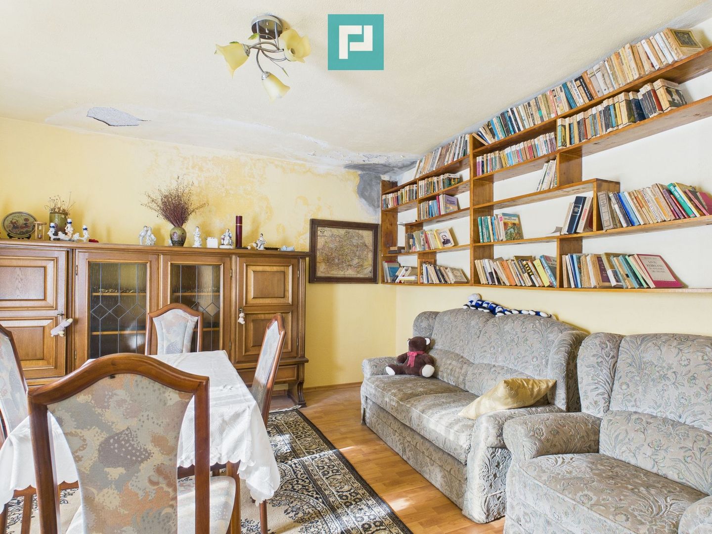 Casă cu etaj Căpâlnaş - Poză 12