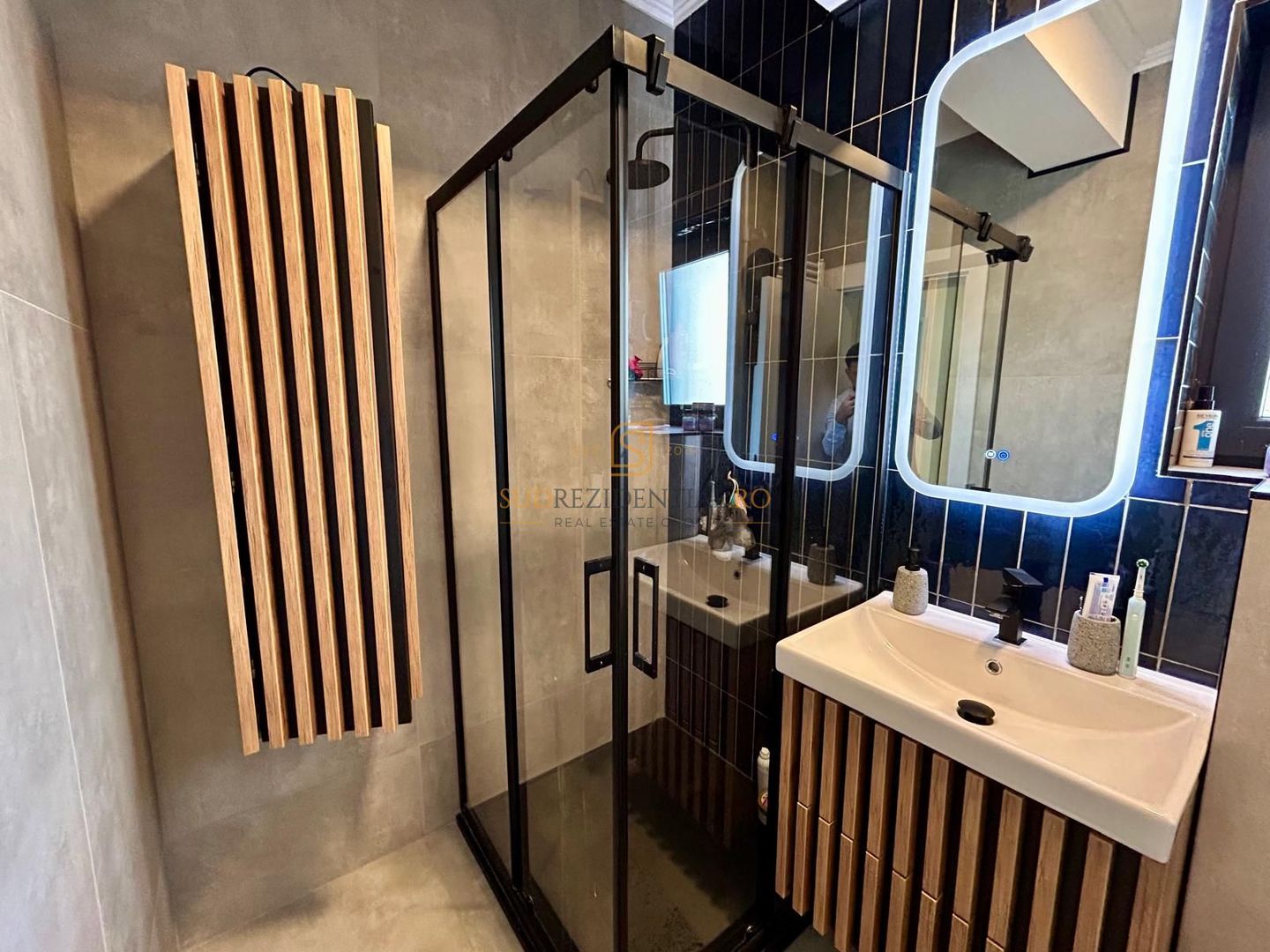 Casă 4 camere | 3 dormitoare | 3 bai | Mobilată premium | Curte 175 mp - Poză 21
