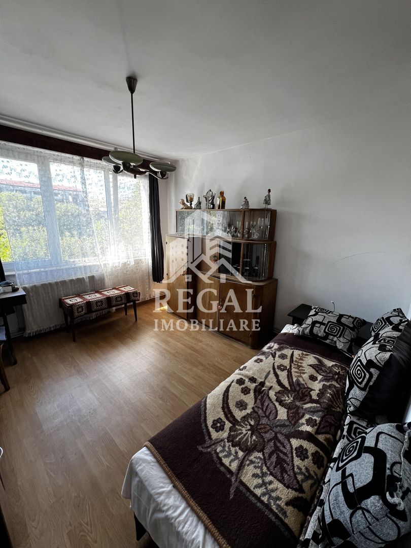 Apartament 2 camere, 43 mp, balcon mare, acoperiș, etaj 4/4 - Poză 1