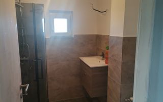 Vanzare apartament decomandat, renovat total, liber, Mioveni - Poză 8