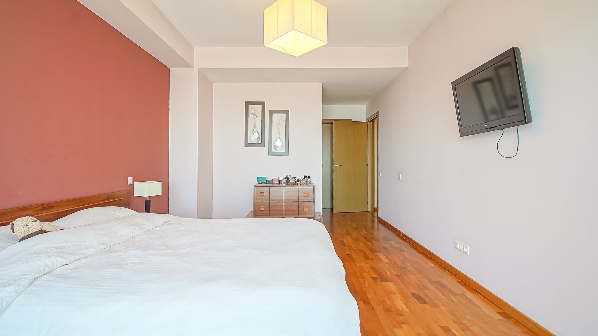 2 CAMERE 81 MP | DOUA BAI, TERASA SI BOXA | BELLEVUE DRUMUL POIENII - Poză 4