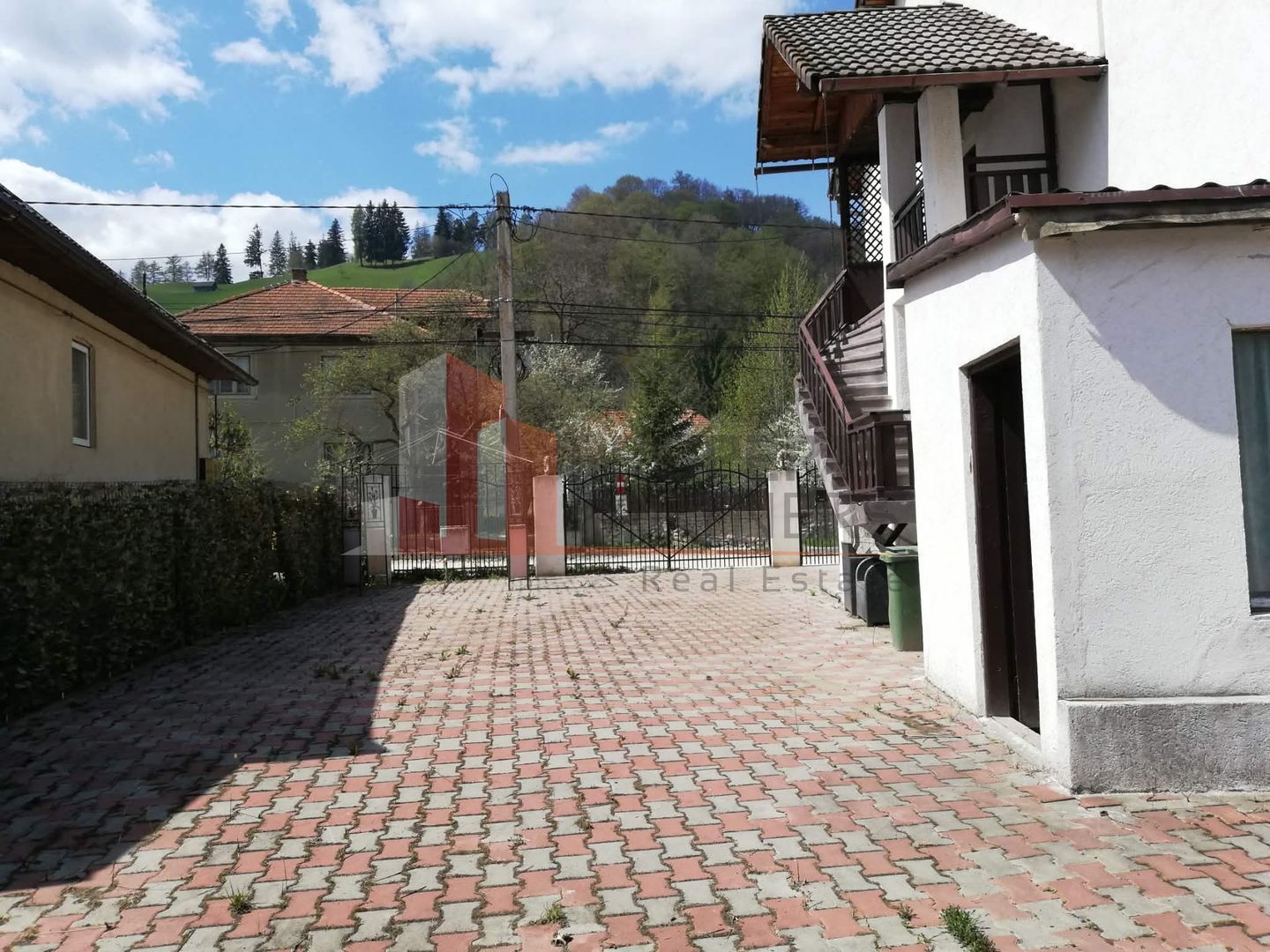 Pensiune lângă Castelul Bran | 9 camere | Pregătită pentru activitate - Poză 17