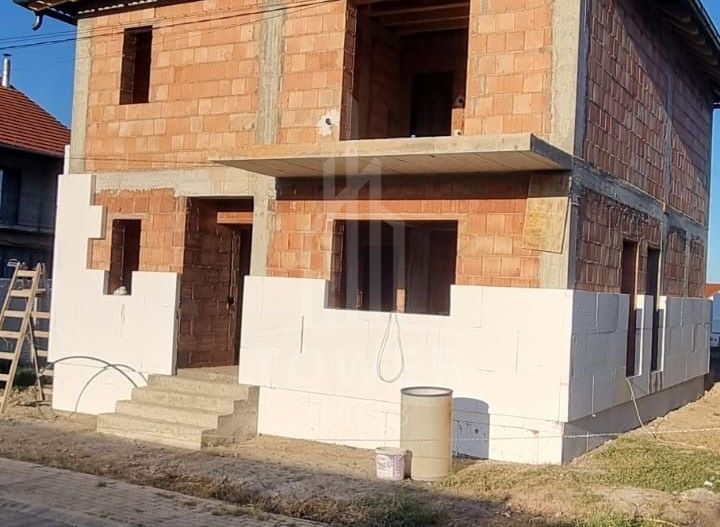 Ocazie rară | Casă de vânzare în Cristian | 4 camere, curte 210 mp - Poză 8