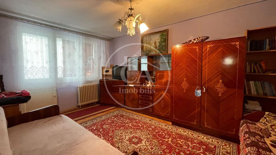 Apartament de vânzare cu 3 camere în zona Dacia, Oradea - Poză 1