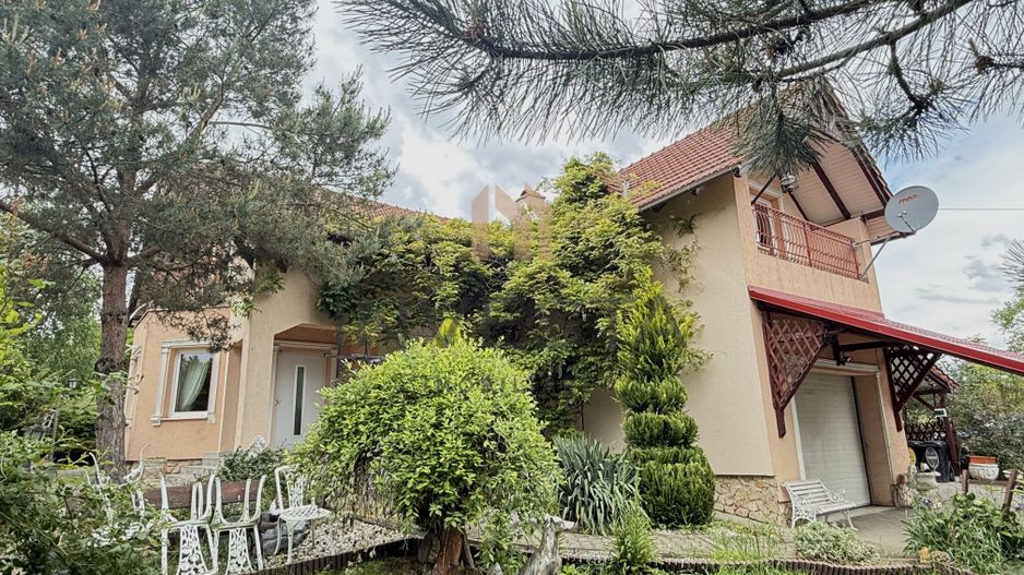 Casă premium de închiriat în Borhanci , grădină spectaculoasa! - Poză 17