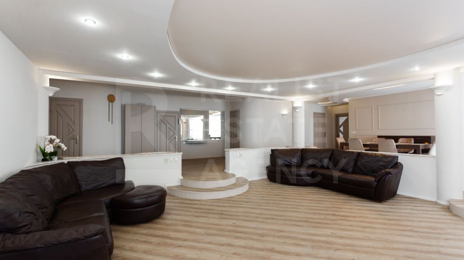 Chirie, apartament, 5 camere, strada Petru Rareș, Centru - Poză 2