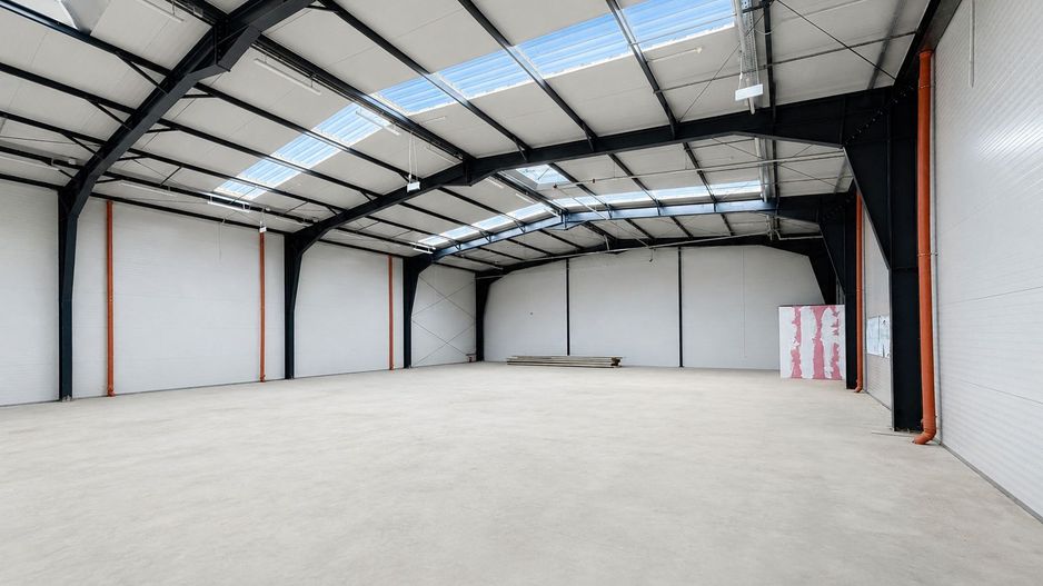 Spațiu logistic nou, cu 4 hale plus showroom și spațiu birouri P+2 - Poză 6