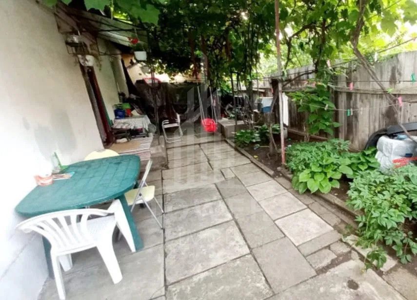 Casa tip duplex 2 camere de vanzare singur in curte Vasile Aaron - Poză 4