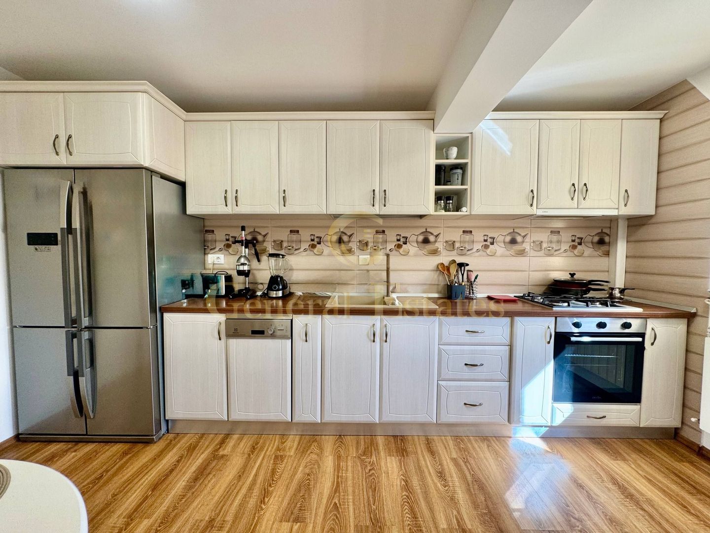 Vânzare apartament cu 3 camere - 130 m.p - în Zona CUG, Iași. - Poză 19