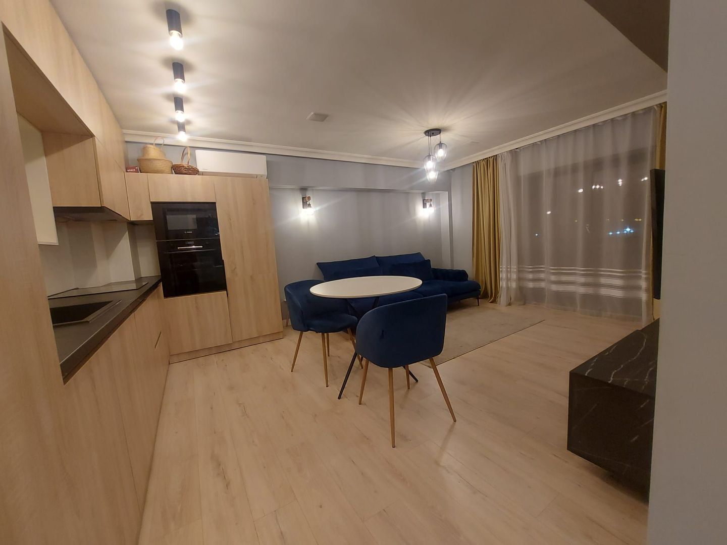 Smart Boutique / Finisaje Premium | Mihai Bravu - Mall Vitan - Poză 3