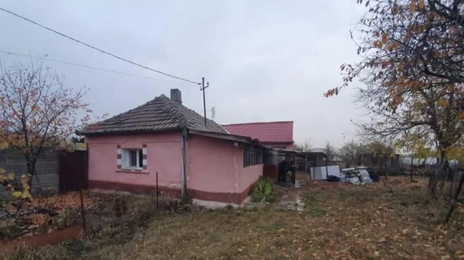 Casa in Les la asfalt si utilitati - Poză 3