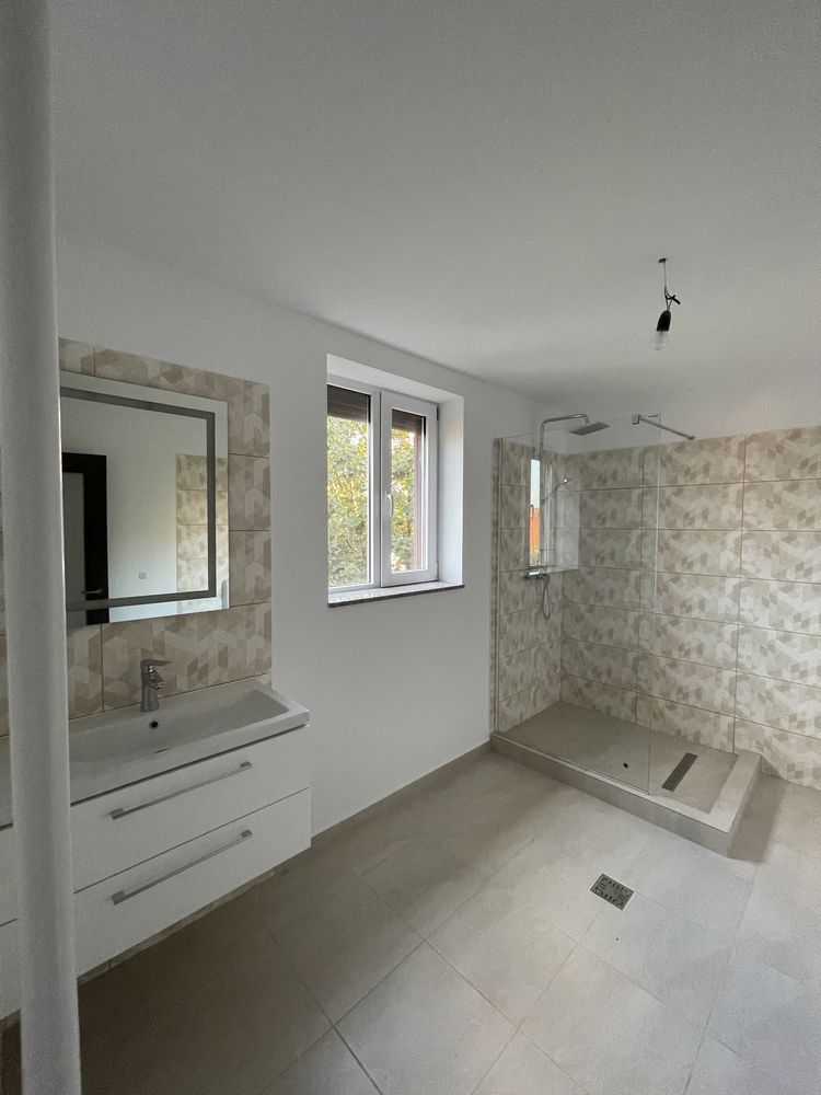 Casă de închiriat - Poză 3