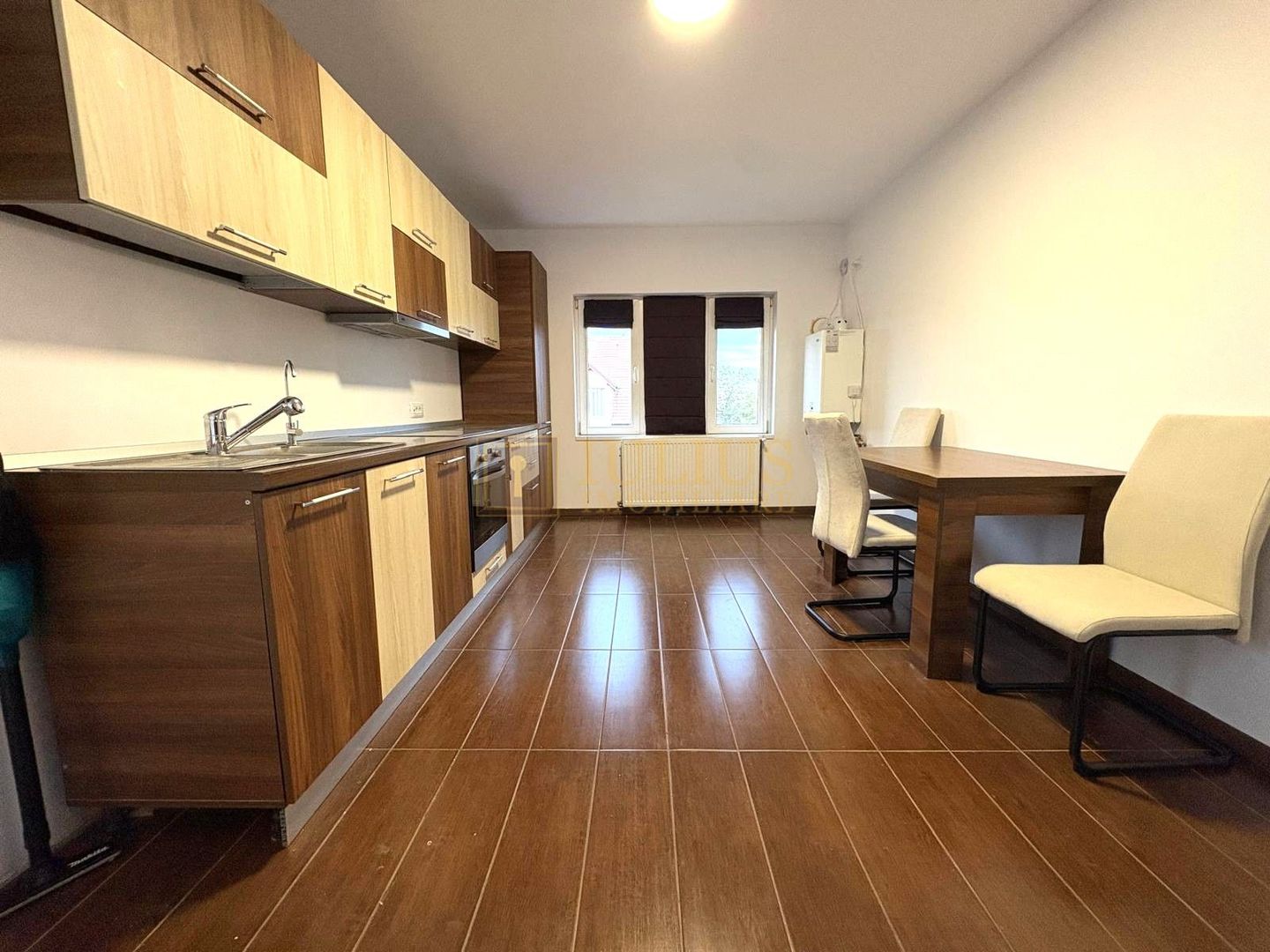 Apartament la curte, 2 băi, loc de parcare, zona linistita, dressing - Poză 10