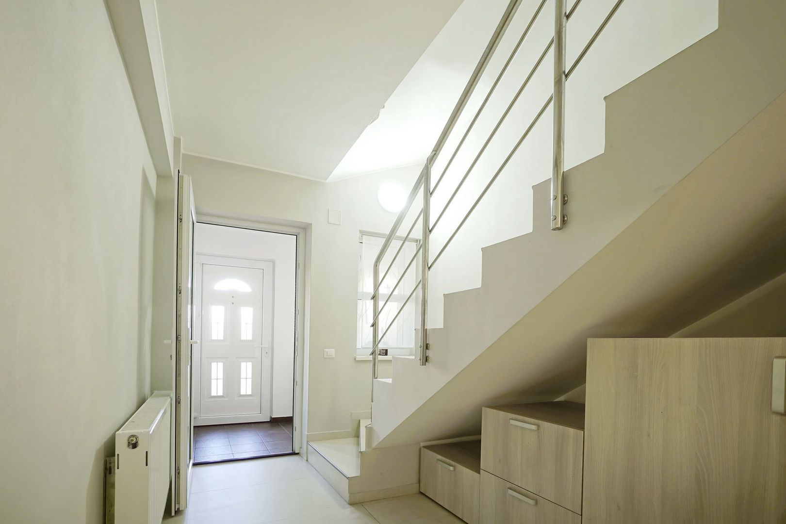 Brancoveanu  P+2, 8 cam, 6 dormitoare, 6 bai, 3 garaje teren 650 mp - Poză 54