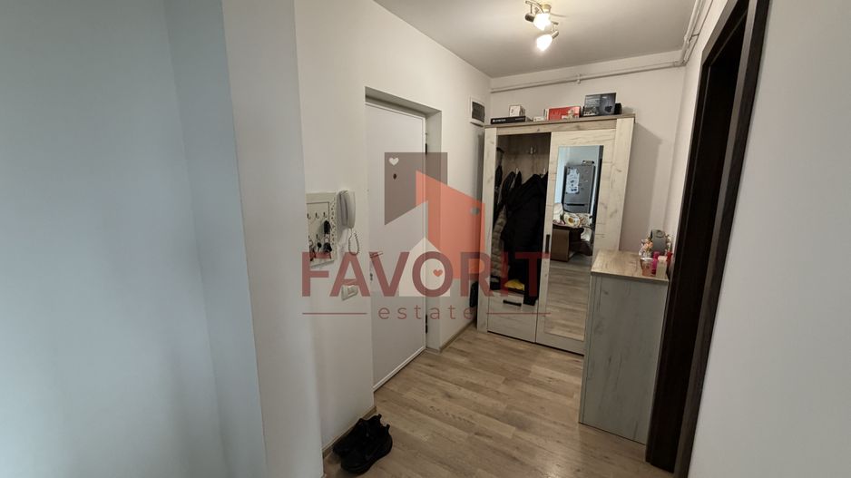 Spatios. Mobilat si utilat. Pozitie excelenta. - Poză 14