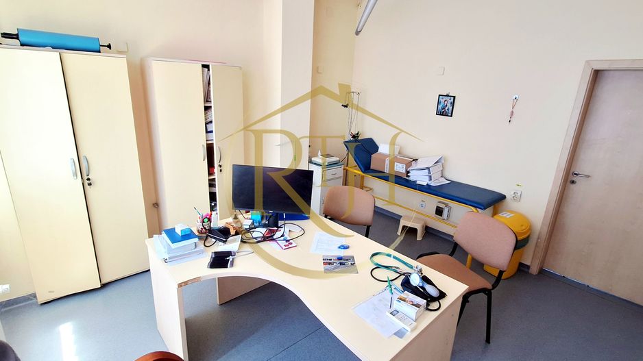 Oferim spre inchiriere, Cladire ideala pentru Clinica, Centru medical etc - Poză 12