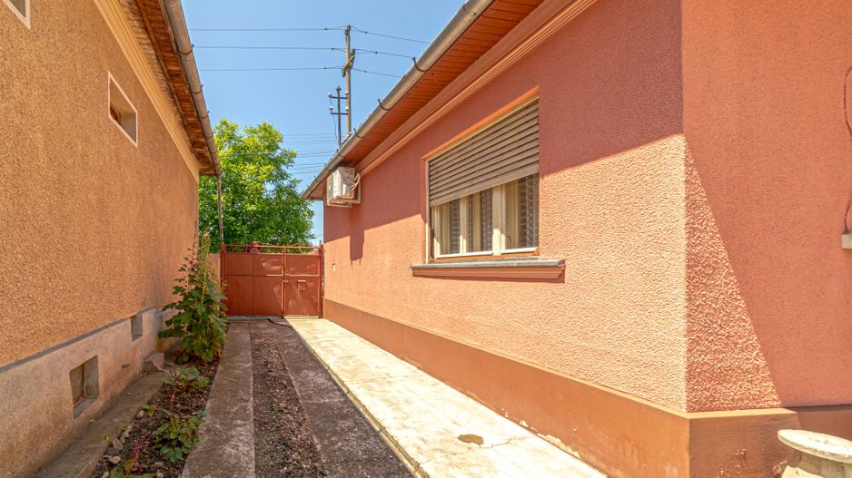 Vândută Casă cu 4 camere Pâncota - Poză 6