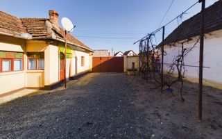 Casă tradiționălă în Pecica - Poză 3