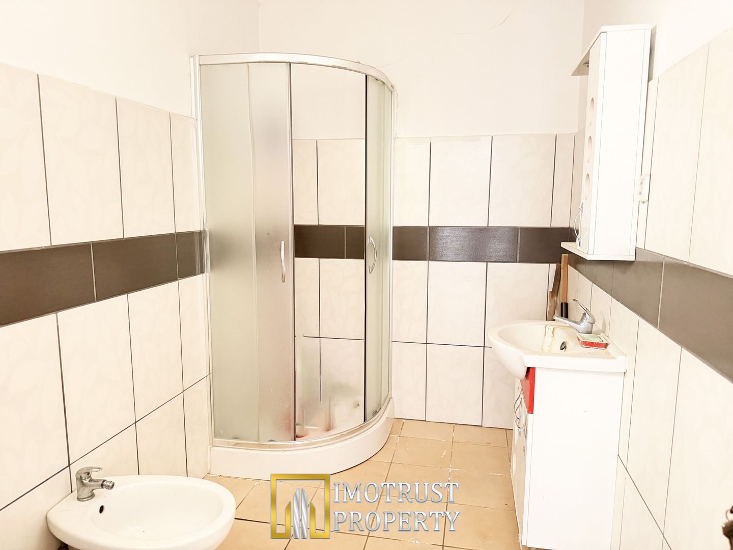 Apartament spațios la parter |ideal pentru locuire, birou, investiție - Poză 5