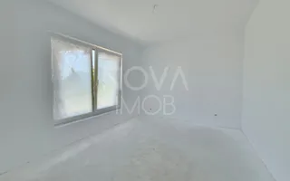 Casa tip duplex, la alb - Sura Mica - COMISION 0 - Poză 12