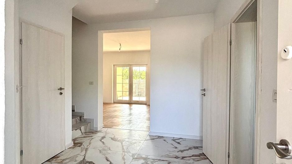 Duplex -4 camere - toate utilitatile - Sag - Poză 2