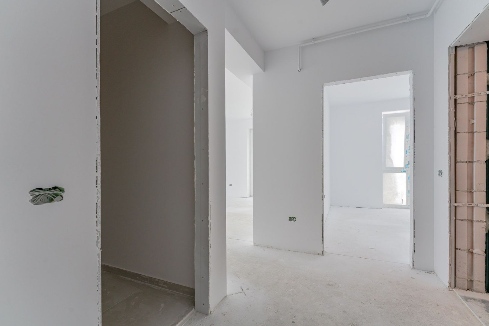 Apartament 2.5 Camere Sala Polivalentă | 59 mp Util + 18 mp Balcon - Poză 12
