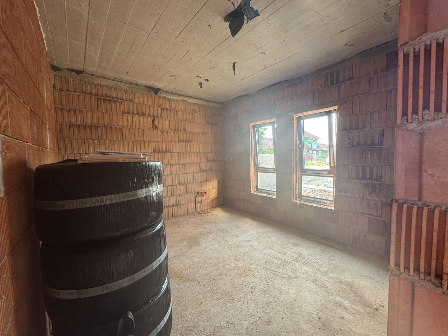 Sanmihaiu Roman,1/2 Duplex , Parter, 3 camere,o baie ,Terasa Acoperita - Poză 9