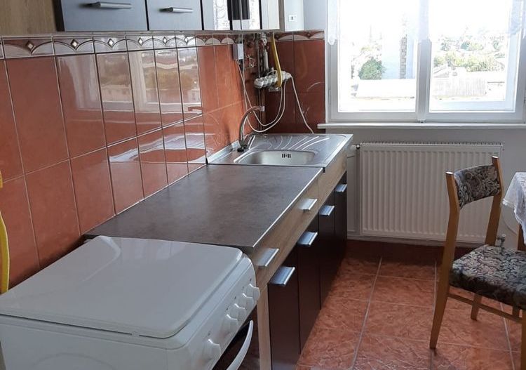 Vand apartament 2 camere - Poză 1