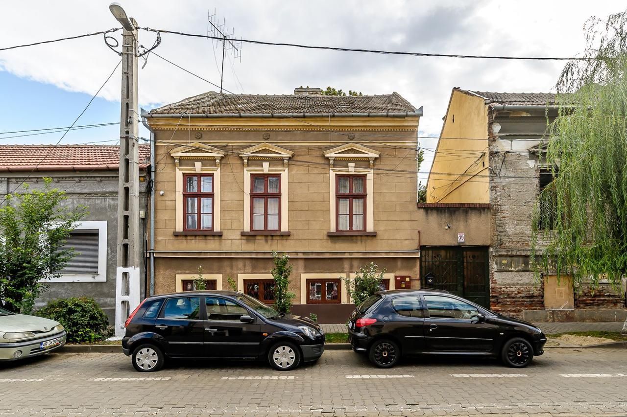 Casă de vânzare în Arad – zona centrală (schimb posibil cu apartament) - Poză 1