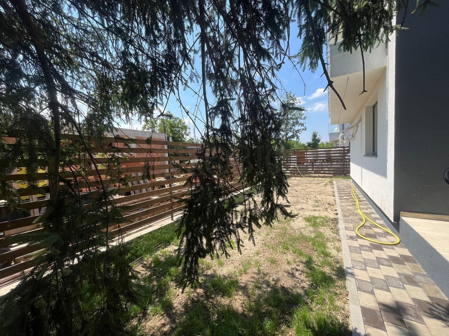 Vilă individuală modernă, P+1+M, cu curte generoasă  Tunari - Poză 5