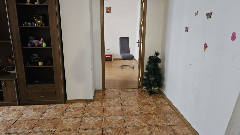 Inchiriere apartament 2 camere, Gavana zona Piata, stradal - Poză 10