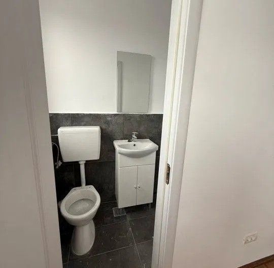 COMISION 0%, Spatiu de Birou 28 mp, SAD, Camera + Baie, Zona Mehala - Poză 4