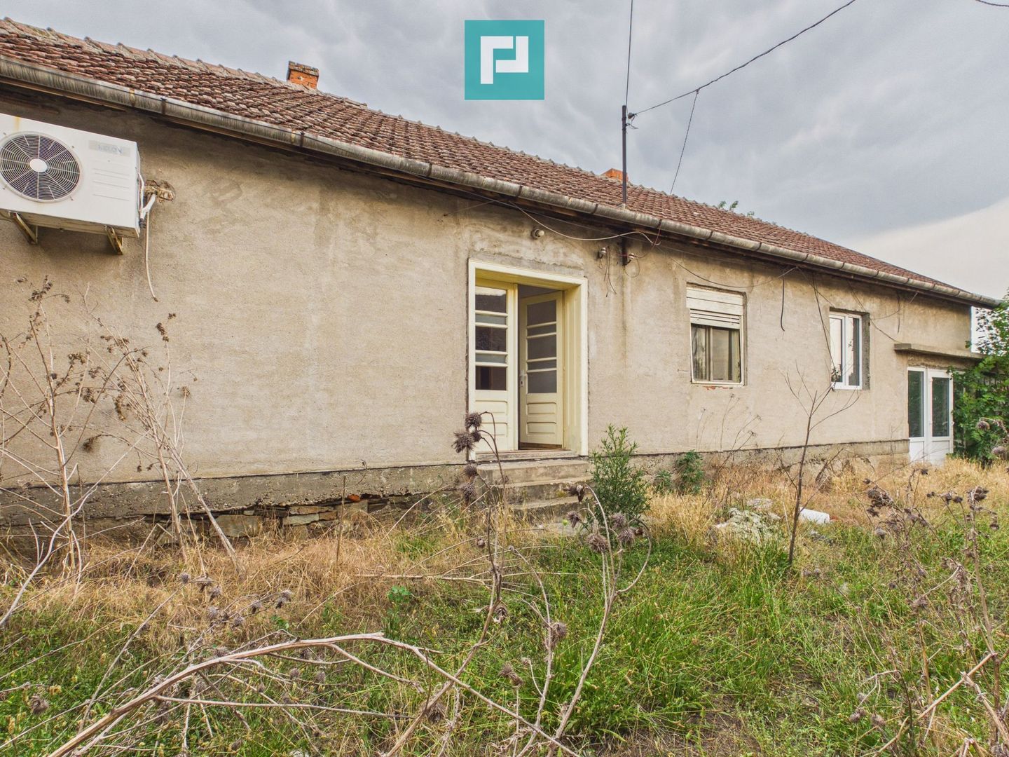 Casă solidă din cărămidă - zona centrală Șiria - Poză 2
