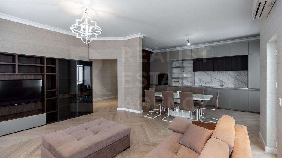 Chirie, apartament, 2 camere, str. București, Centru - Poză 1