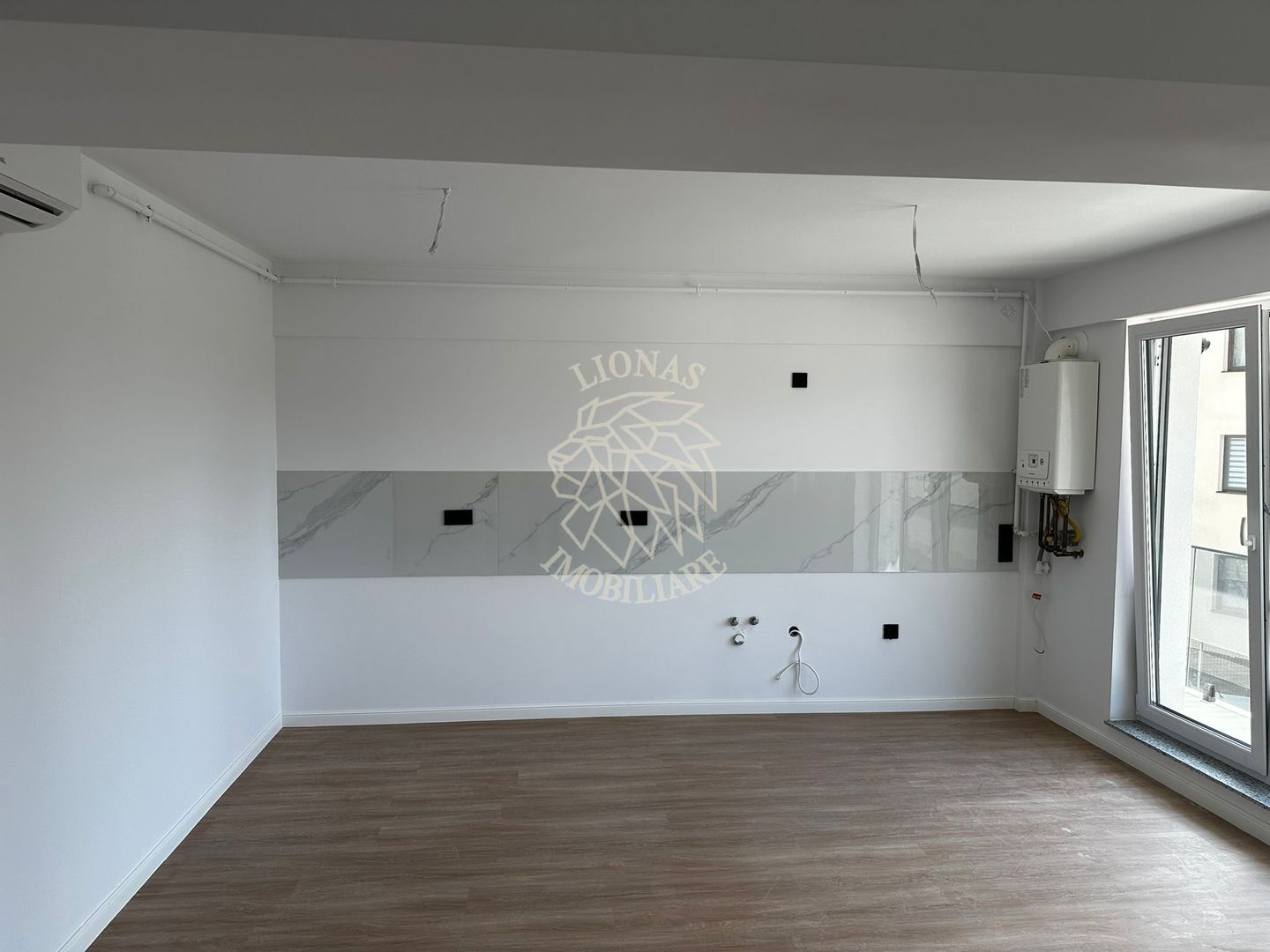 Apartament Nou Finisat 2 camere-balcon 9 mp-etaj 1-Zona Libertatii - Poză 2