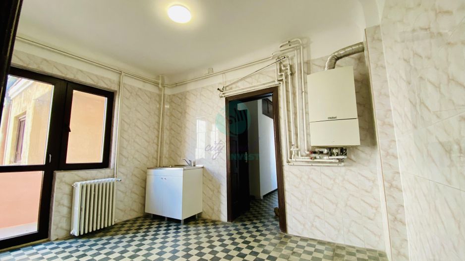 Apartament spatios cu 4 camere - Banu Manta - Poză 7