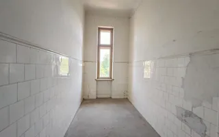 VÂNZARE/SCHIMB CU TEREN  - Clădire interbelică, centru oraș Siret - Poză 25