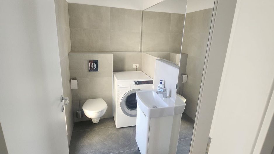 Apartament spatios cu 2 locuri de parcare - Poză 9