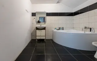 Casă/ Vilă de vânzare in Neamț - Poză 22