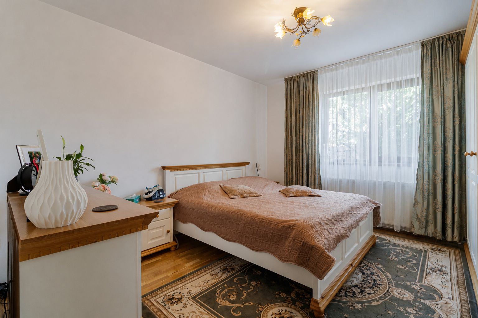 Vilă individuală cu 5 camere, piscină și curte generoasă | Mogoșoaia - Poză 8