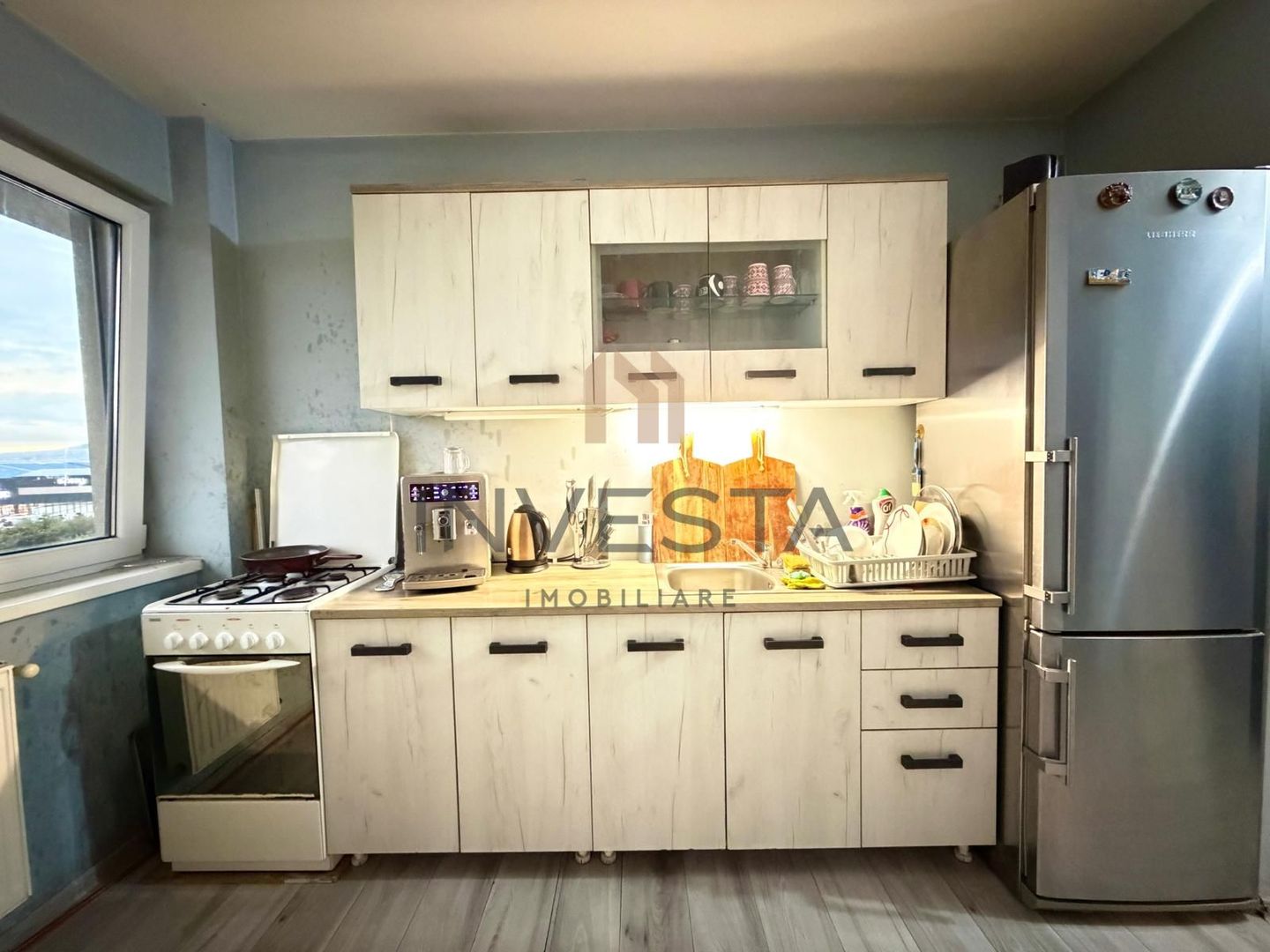 De vanzare apartament cu 2 camere pe strada Mos Ion Roata ! - Poză 4