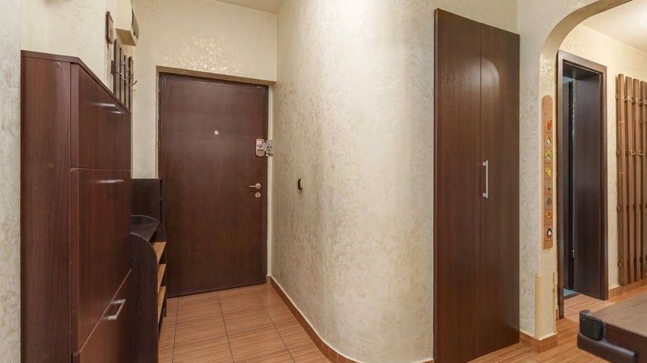 Apartament 3 camere ,grădină, foișor, loc de joacă, parcare,boxa - Poză 3