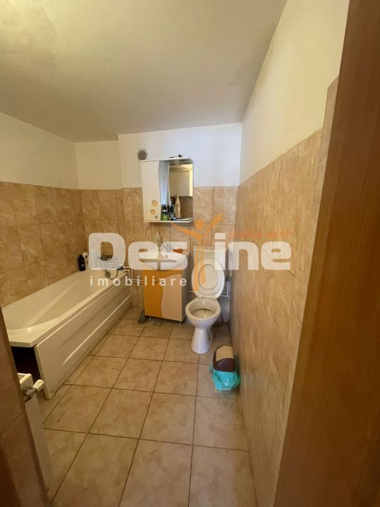 🏡 Casă la curte P+M – Sector 5 cu beci si garaj - Poză 3