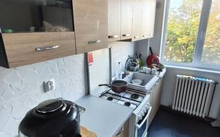 Închiriez apartament 3 camere Zona Podu Ros |Cantemir ,Etaj 3 Vedere Palas - Poză 5