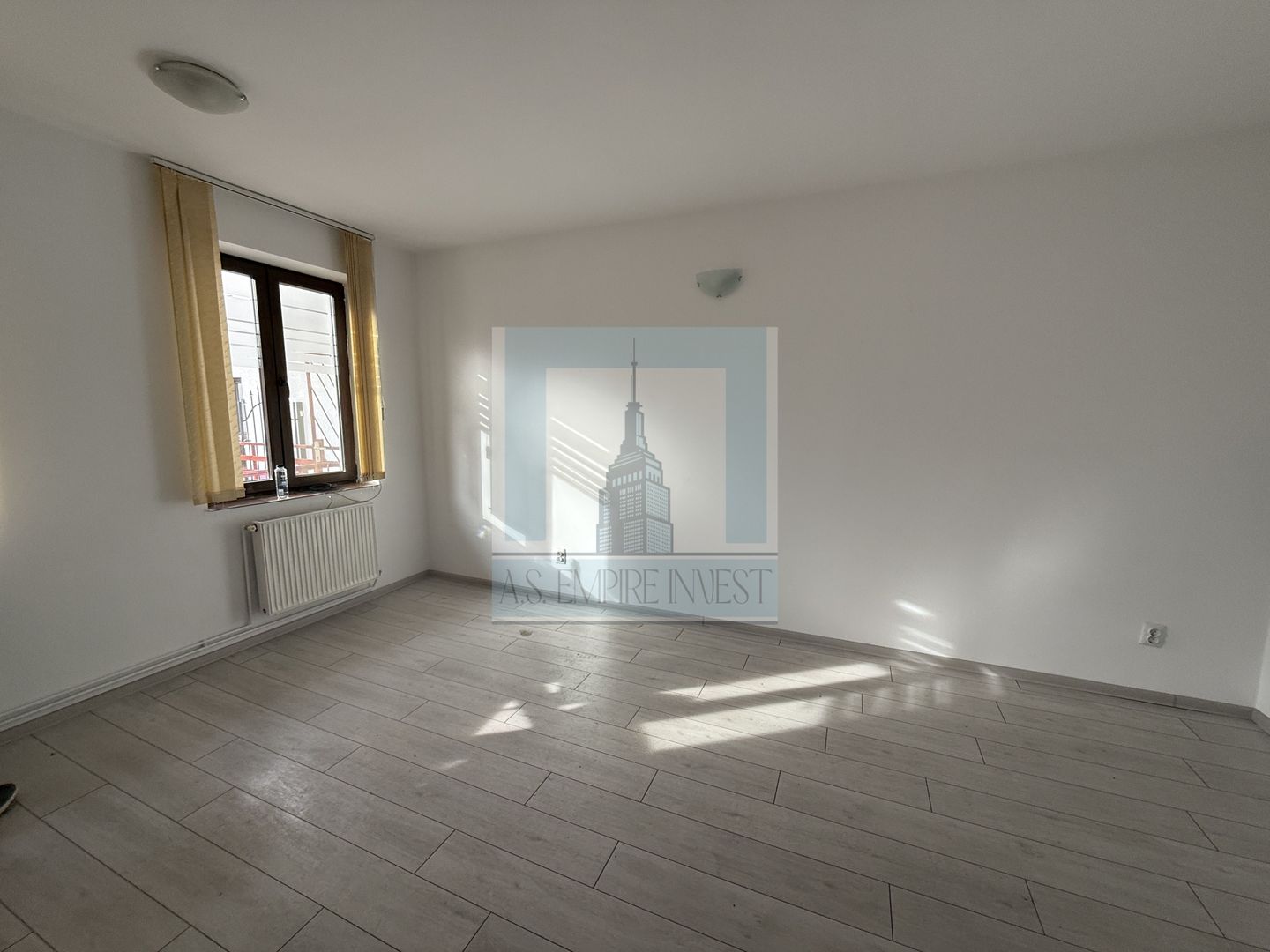 Apartament 2 camere decomandat - zona Centrul Civic - Poză 2
