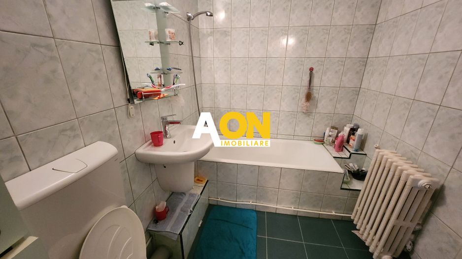 De vanzare apartament 3 camere, zona Cetate - Poză 8
