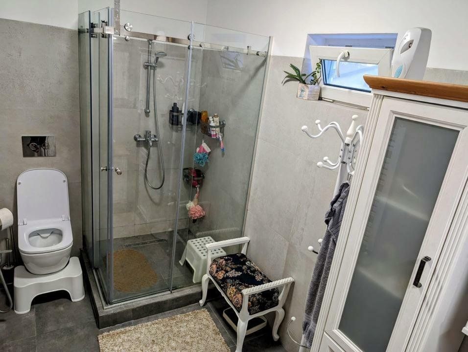 Bazilescu,2012,5 cam.+pod mansardabil,garaj,luminoasa si eleganta,zona curata - Poză 5