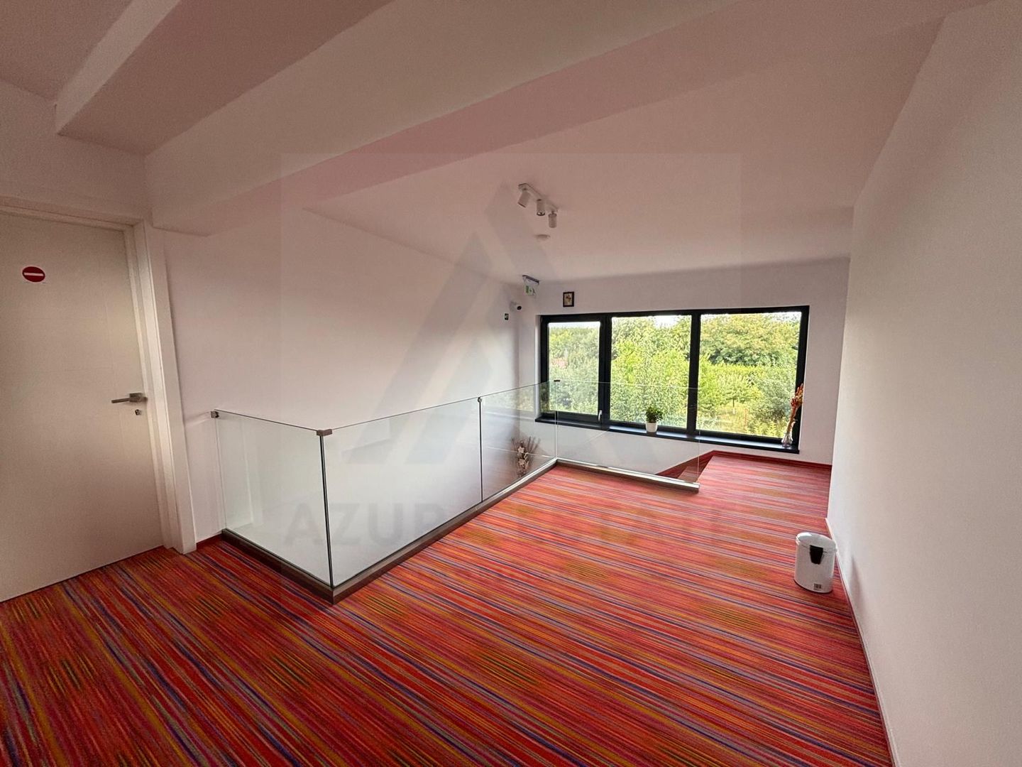 Pensiune PREMIUM 10 camere și Casă Individuală Valea Avrigului 4.600mp - Poză 18