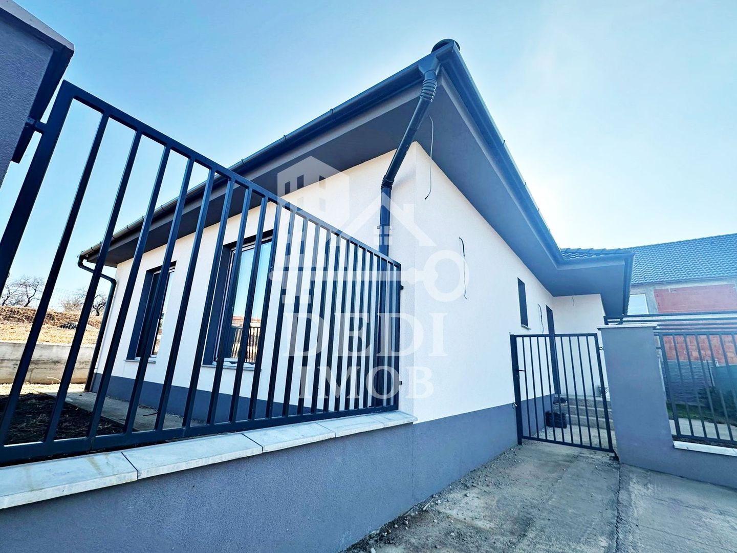 Casă de vânzare cu 4 camere in Oncea, Bihor - Poză 1